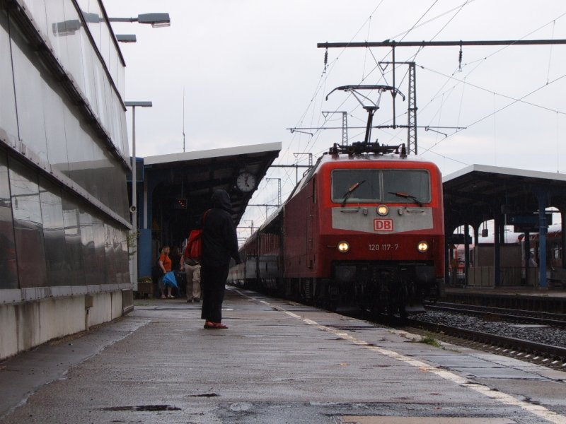 �berraschend fuhr am 21.06.07 120 117-7 mit dem IC 2064 von N�rnberg HBF nach Karlsruhe HBF in den Aalener Bahnhof ein.