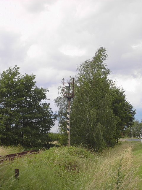 berreste des bergangssicherungssignal an der Stadtgrenze Forst. Zustand: 23.06.2007