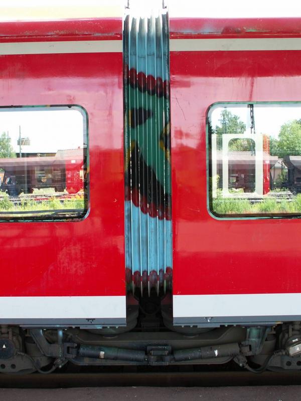 berreste der Vollverzierung an 425 112.