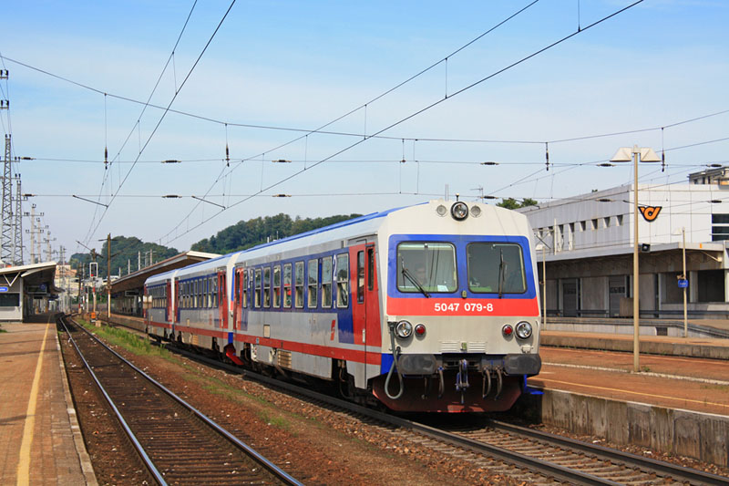 berstellfahrt 97833 von Wels nach St. Plten am 12. Juli 2009 mit 3 Fahrzeugen der Baureihe 5047. An der Spitze war der 5047 079 - ich konnte ihn in Amstetten bildlich festhalten.
