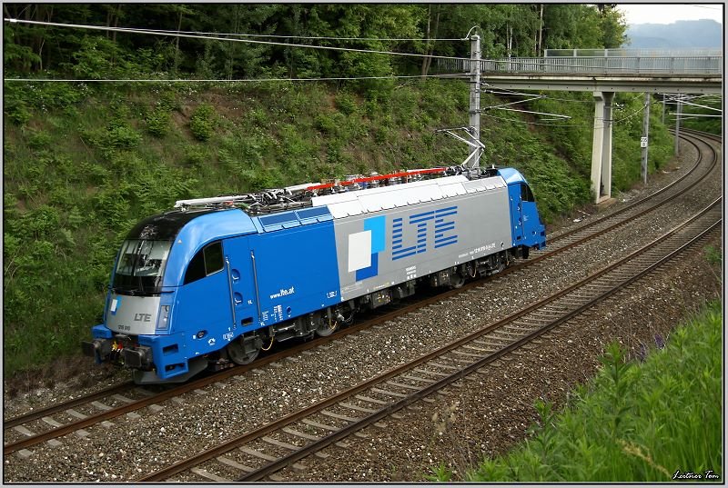 berstellfahrt der neuen LTE Lok 1216 910 von Graz nach Villach.
Zeltweg 8.6.2008