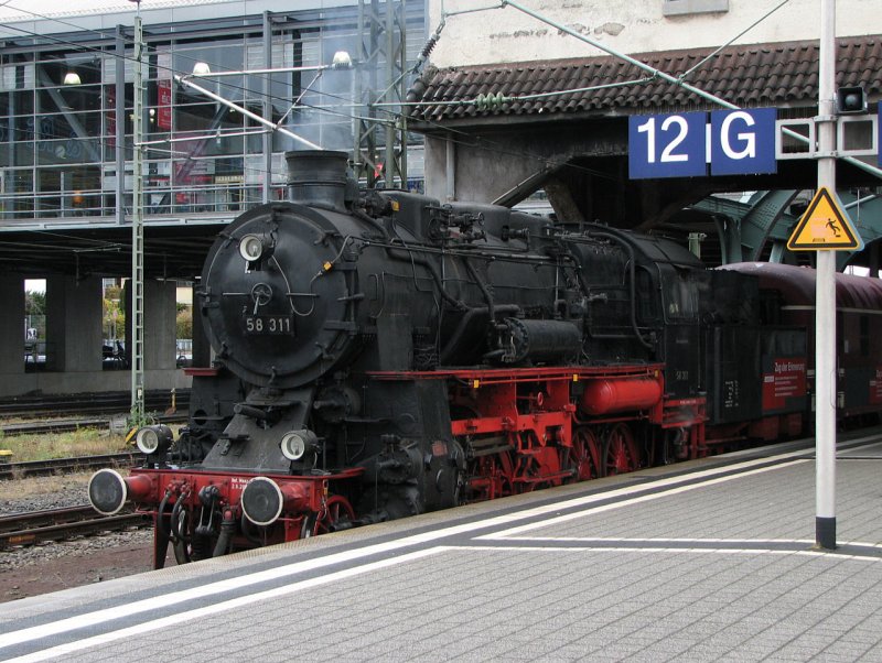 UEF Baureihe 58
58-311 in Darmstadt Hbf
11.11.2007