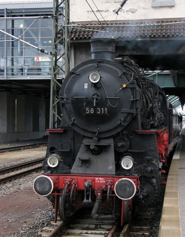 UEF Baureihe 58
58-311 in Darmstadt Hbf
11.11.2007