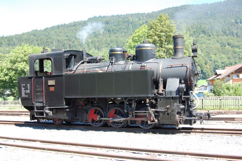 Uh 102 der Bregenzerwaldbahn Museumsbahn wartet in Bezau am 5. August 07 auf ihren nchsten Einsatz