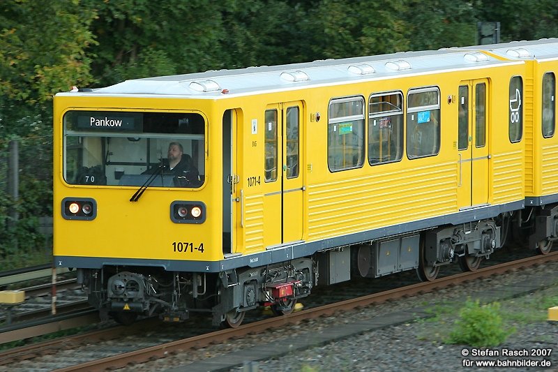 Umgebauter GI/1-Zug in Hhe der BW-Grunewald