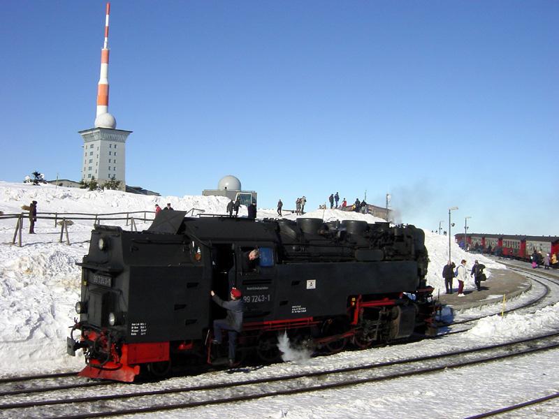 Umsetzen im Brockenbahnhof, 22. Februar 2002