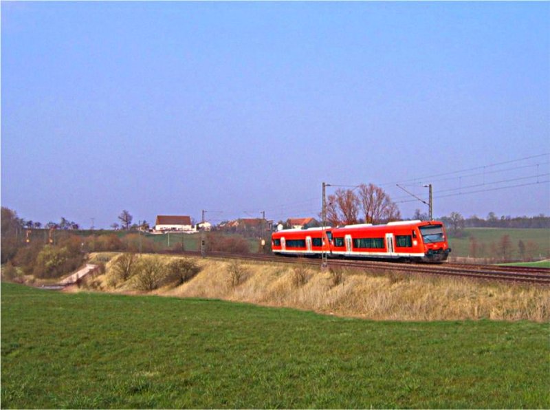 Unbekannte VT-650-Doppeltraktion am 16.03.07 vor dem Bahnhof Goldshfe.