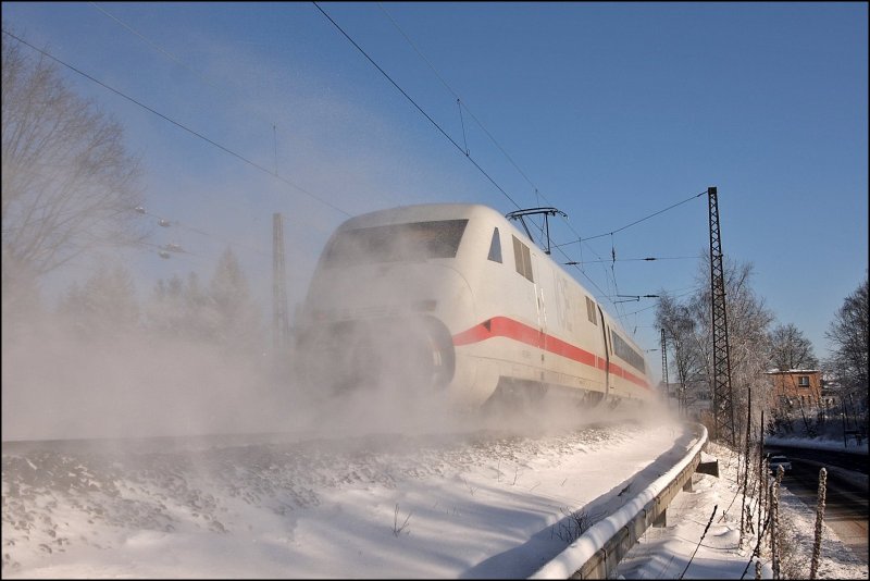 Unbkannter 402er ist als ICE 557 nach Berlin-Ostbahnhof unterwegs. (06.01.2009)
