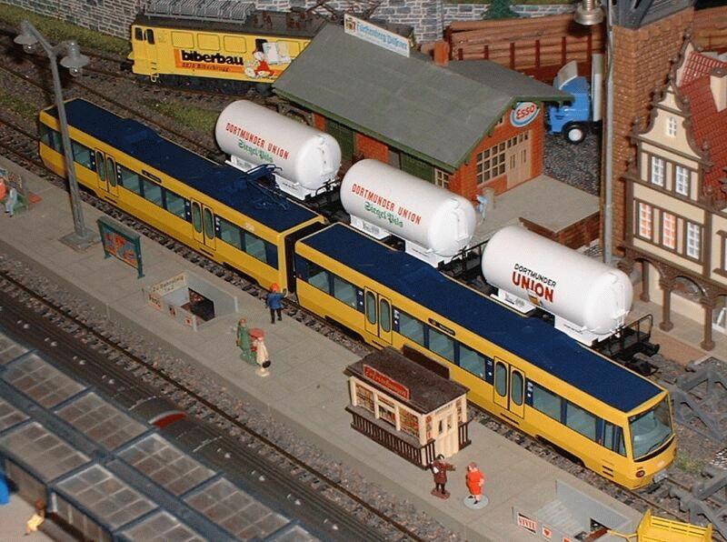 UNBRKANNTER HERSTELLER, DT 8.10GS SSB, Modell-Baujahr 2002. Der Stadtbahn-Triebzug wurde von den Verkehrsbetrieben Stuttgart bei Vorausbestellung geliefert, ohne Motor, fr AC und fr DC.