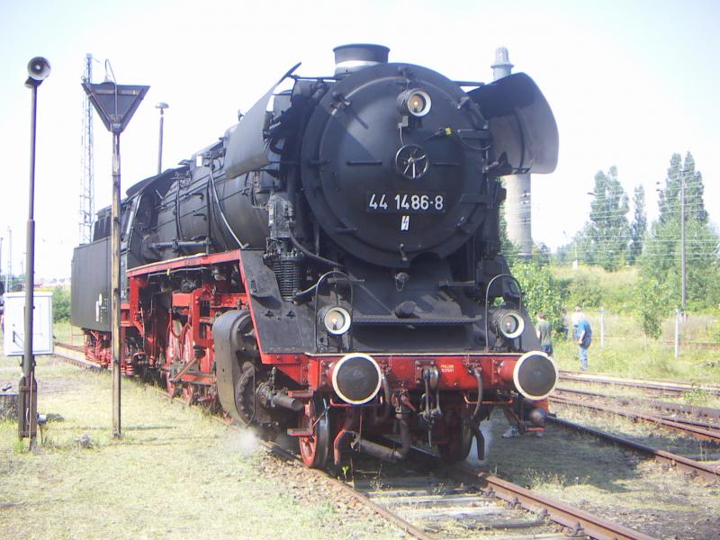 Und eine 44 1486-8 war auch auf dem Eisenbahnfest in Berlin Schneweide am 20.8.05