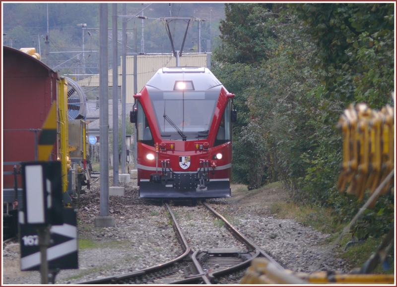 Und pltzlich war er da, der neue ABe 8/12 3501  Allegra  von Stadler Rail, ausgeliefert an die RhB am 14.10.2009. Nach einigem Suchen bin ich ihm gestern auf die Spur gekommen. Das war mein erster Blickkontakt.(16.10.2009)
