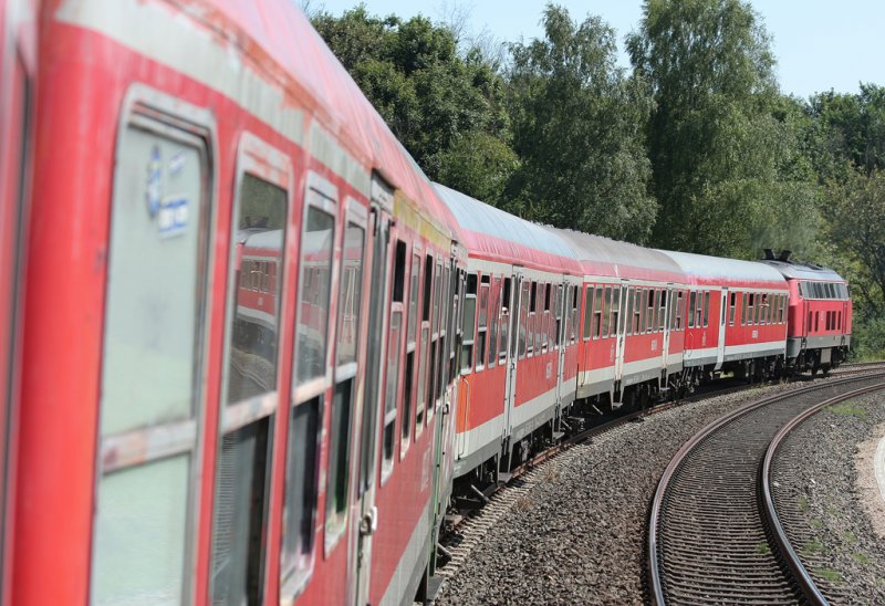 Und das war mein RE12, der uns von Gerolstein mit 218 136-0 zurck nach Kln West schob, aufgenommen am 15.08.2009