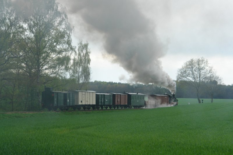 Und weiter gehts mit Volldampf nach Mesendorf. Dieser Nachschuss entstand am Tchener Weg. (02.05.08)