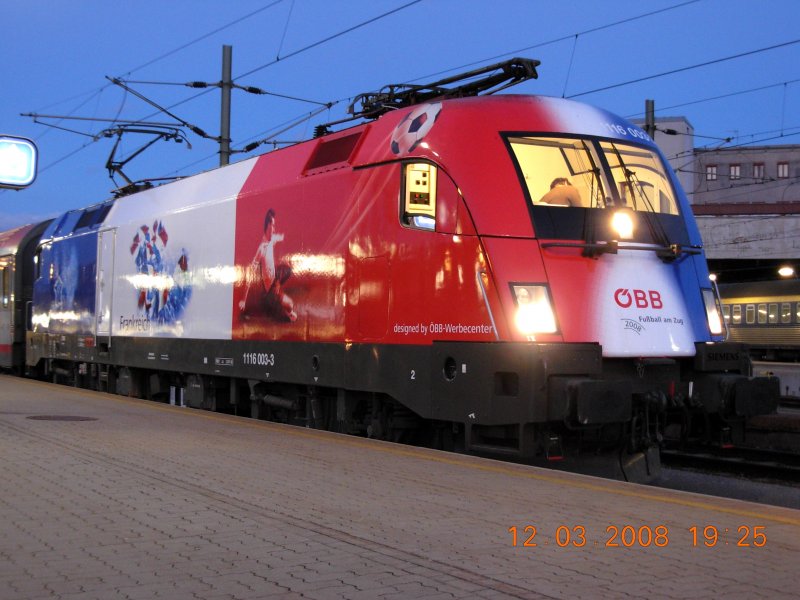 Und wieder einmal die Franzosen-Lok (bereits zum vierten Mal innerhalb weniger Tage), diesmal auf dem Westbahnhof kurz vor der Abfahrt nach Innsbruck. Aufgenommen am 12.3.2008