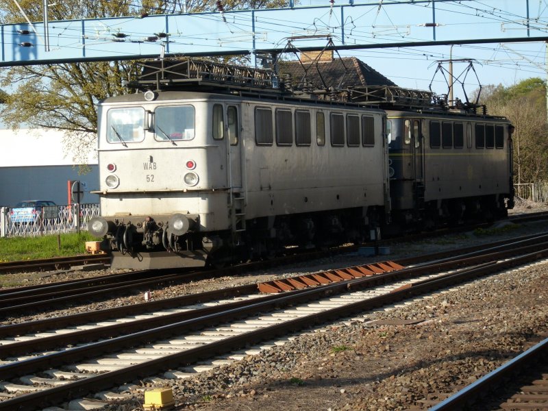 Und wieder ist das WAB-Lokprchen 52 und 51 in Bergen/Rgen.Am 24.April 2009 rangierten beide Loks das erste Mal in Bergen/
Rgen.Zwei Stunden spter rangierten dann die Loks zum zweiten Mal in Bergen/Rgen.