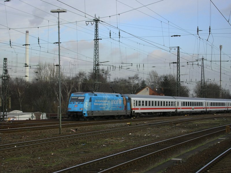  Unicef  101 016-4 mit IC 434 von Norddeich Mole nach Luxembourg
kurz vor Wanne Eickel Hbf.(07.02.2008)
