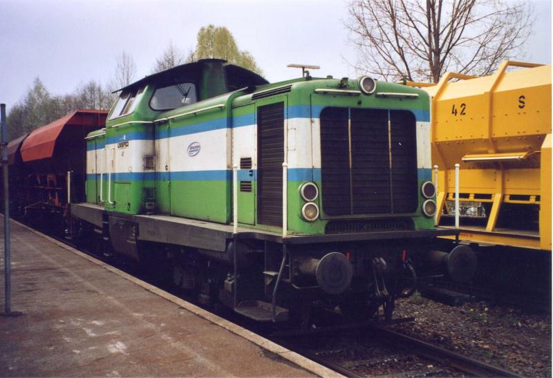 Unisped Lok 41 mit Schotterwagenzug fr die Weichenerneuerung in Wrzbach.