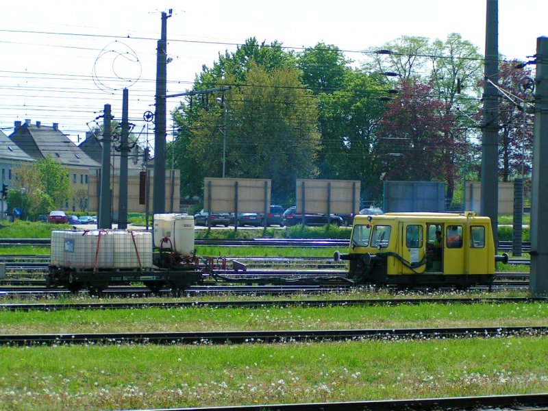  Unkrautvernichtungszug  Bhf. Attnang Puchheim; 080506