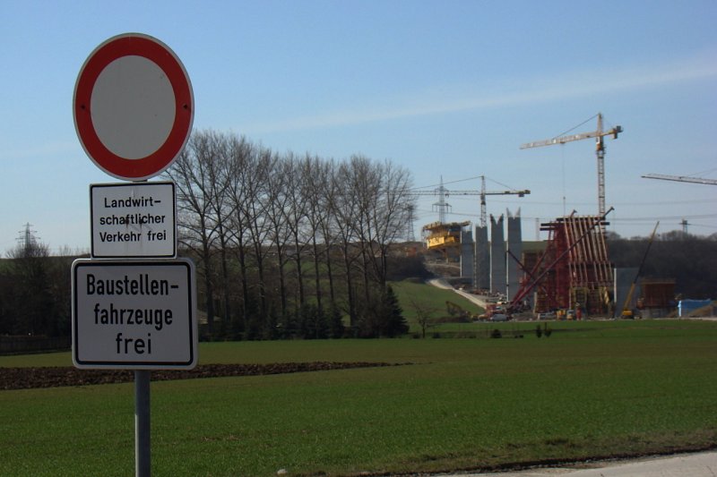 Unstruttalbrcke fr die zuknftige ICE Trasse Erfurt - Halle/Leipzig bei Wetzendorf im Burgenlandkreis; 19.03.2009 