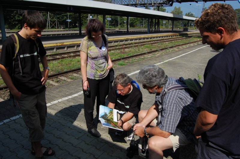 Unter den Schweizer Fotografen wurde auch eine Fotostelle am Genfer See mithilfe eines Buches diskutiert!
