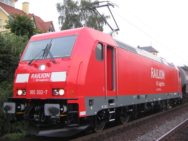 Unterwegs mit der noch fast neuen 185 302 nach Gremberg.