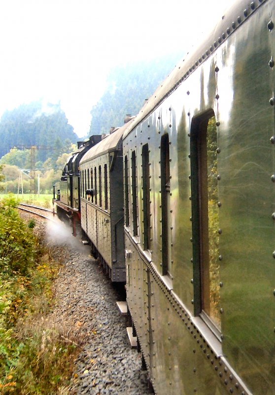 Unterwegs mit der Rennsteigbahn bei Manebach mit BR 78 als Zuglok bis Sttzerbach, 2006