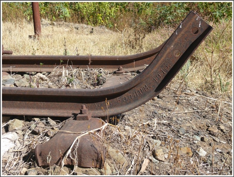 Unverwstliche Schienen aus Bochum seit 1910 in Asmara. (28.10.2008)