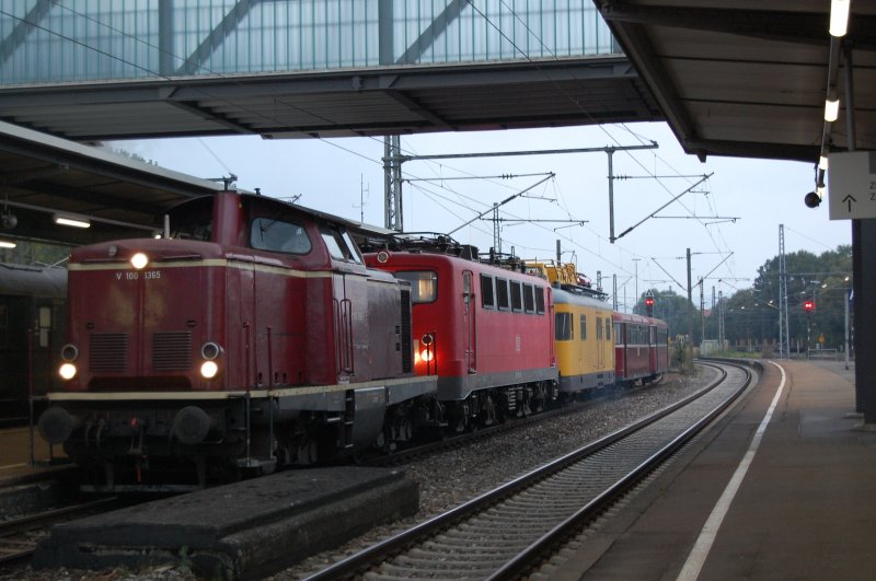 V 100 1365, eine der letzten Br 141, VT 701 028-3 und ein Vt 98 standen am 18.09.09 im Bahnhof Gppingen.