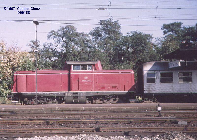 V 100 2243 im Bahnhof Ludwigsburg (1967)