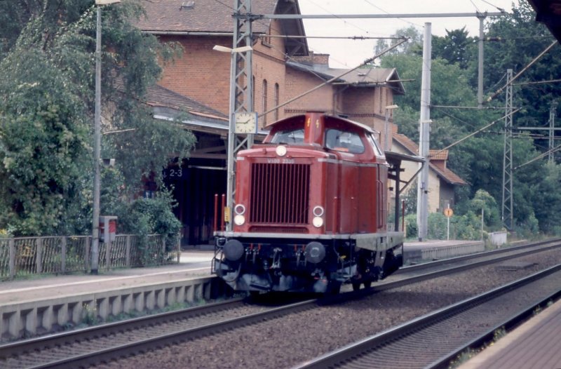 V 100 2335 in Richtung Erfurt unterwegs