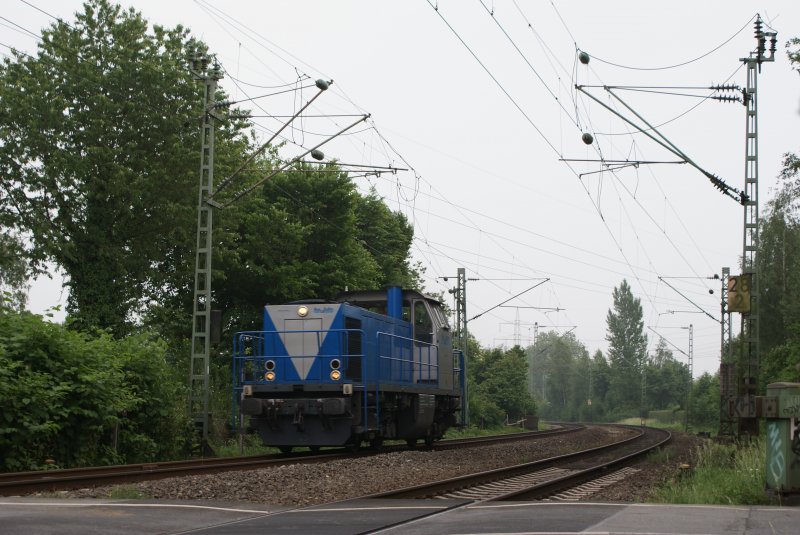 V 104 der Ruhrtalbahn als Lz am B 28 Km 28,190 in Dsseldorf am 30.05.2008