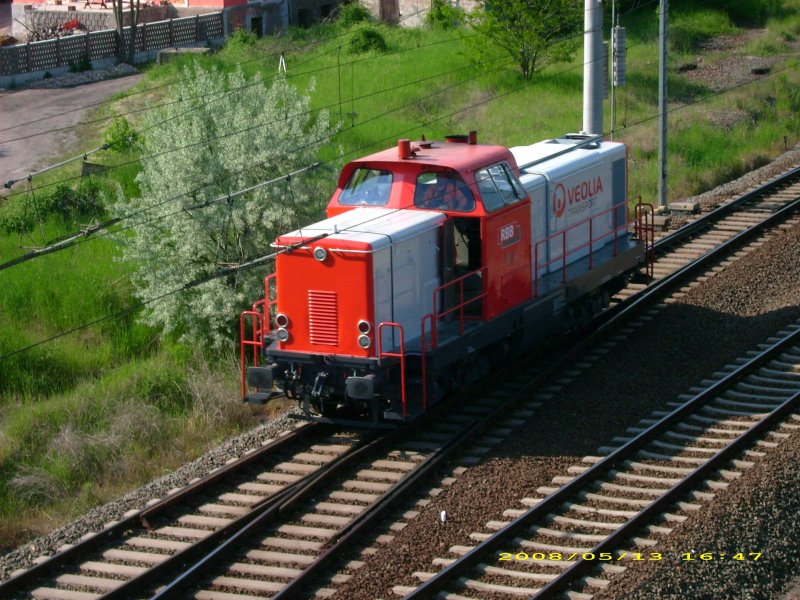V 133 mit neuer Veolia-Cargo-Lackierung. Fotografiert am 13.05.08 auf den Gtergleisen des Bahnhof Bitterfeld. 