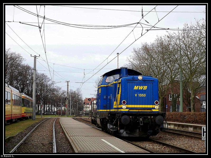 V 1353 der MWB fhrt durch den Ettlinger Stadtbahnhof. Aufgenommen am 23.2.2009