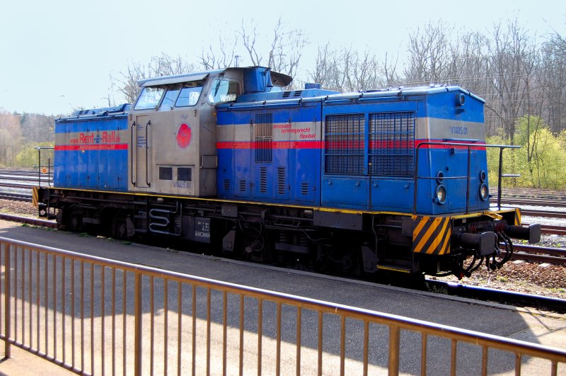 V 1405.01  Steffi  der  Rent-A-Rail  wartet in Neuoffingen Bhf Gleis 1 auf Hp1 zur Weiterfahrt nach Ulm.