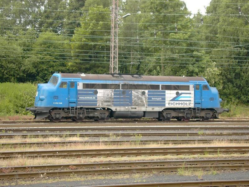 V 170 1149 abgestellt im Bahnof Gladbeck West.
Aufgenommen am 21.6.2005