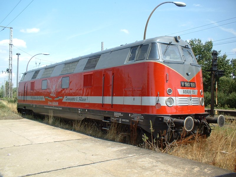 V 180 168 der Firma Uwe Adam Eisenbahnverkehrsunternehmen abgestellt in Priort (27.07.2003)