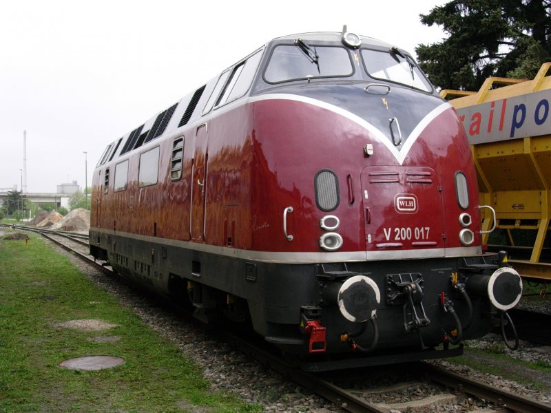 V 200 017 mit Cosenamen  Roswitha  legte am 30.04.08 im Regensburger Rangierbahnhof einen Zwischenstopp ein