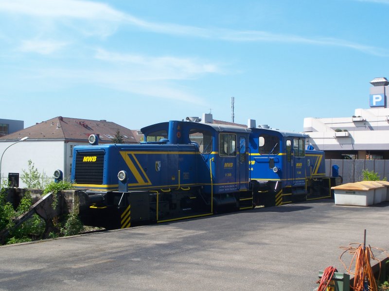 V 249 und V 246 der MWB am 20.04.2007 hinter dem Pforzheimer Stellwerk.