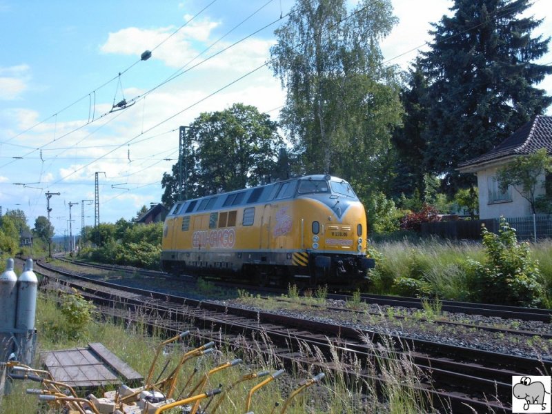 V 270.06 beim Umsetzen im Bahnhof Ebersdorf bei Coburg am 08. Juni 2006.