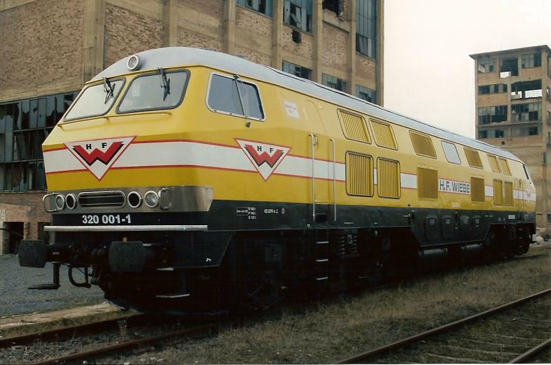 V 320 001 am 25.03.2005 auf dem Gelnde des Schwellenwerkes Moll in Lauig bei Bad Dben.