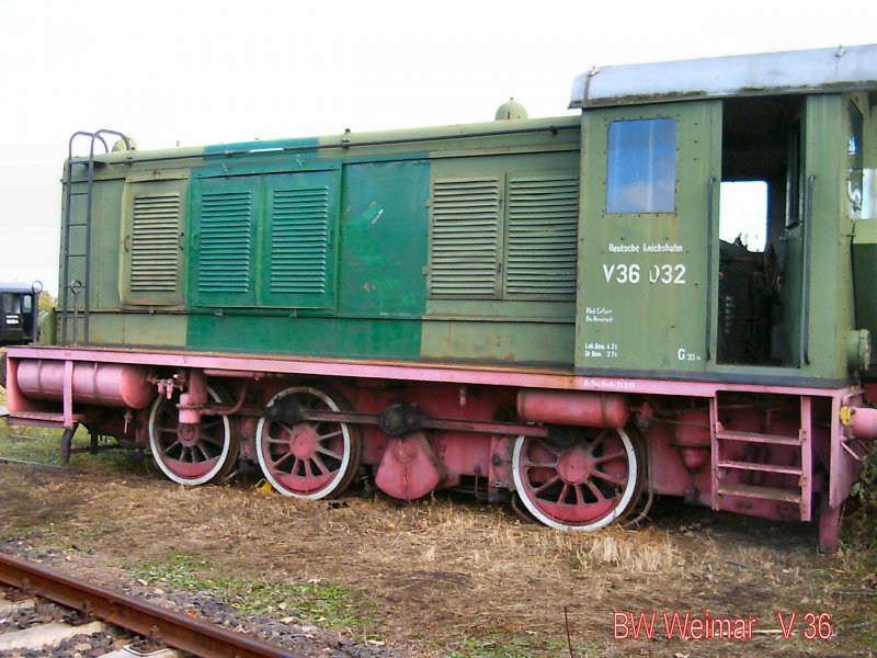 V 36 in nicht gerade besten Zustand im ehem. Bw Weimar, Fahrzeugausstellung 2003