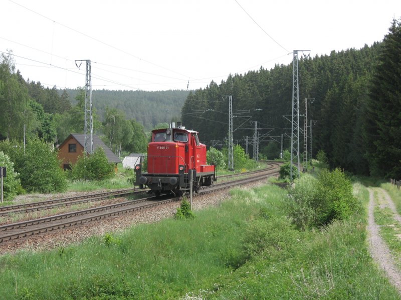 V 360 01 (exDB 360 413) als Sonder LZ am km 69,0 der Schwarzwaldbahn am 25.5.07.