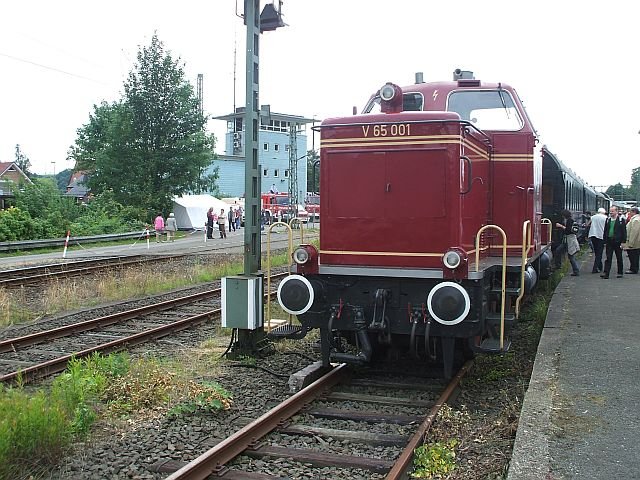 V 65 001 kam mit einem Sonderzug aus Osnabrck zum Viaduktfest nach Altenbeken am 1.7.2007