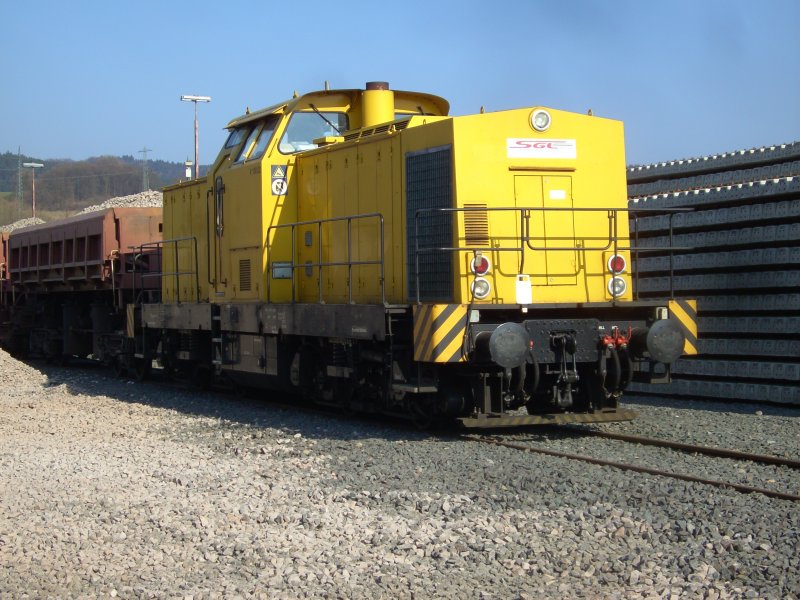 V150.2 der SGL (Schienen G�ter Logistik) am 31.03.09 abgestellt in Arnsberg. (V100-Ost- Vollmodernisierung Adtranz BR 293)