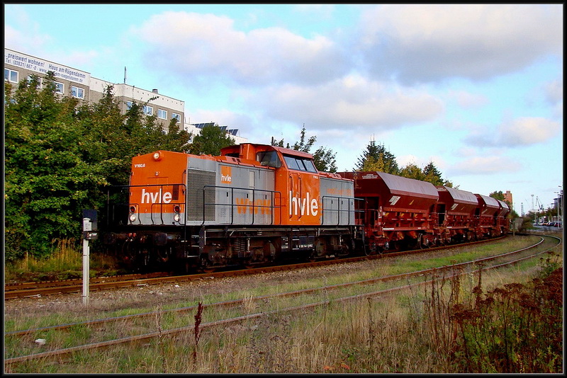 V160.6 kurzer Halt vor dem B� Werftstrasse.  Stralsund am 09.10.09 