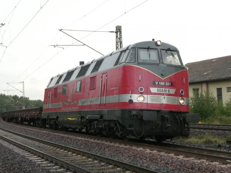 V180 321 (ex 228 721) der Firma Adam & MALOWA als Arbeitszuglok bei Gleisbauarbeiten in Braunschweig Hbf am 07.09.2006.