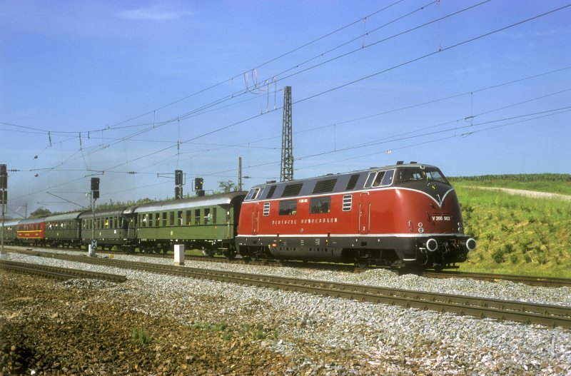 V200 002  bei Renchen  20.06.98