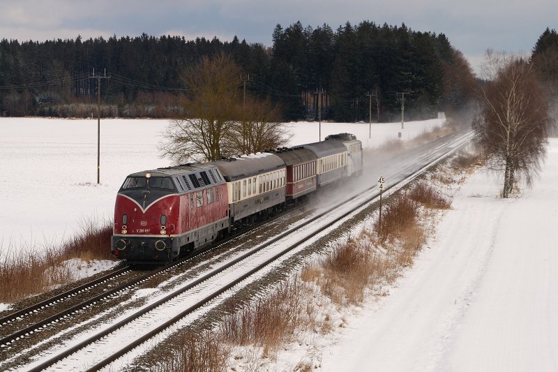 V200 017 (IGE) mit Sonderzug bei Schwabhausen (12.02.2009)