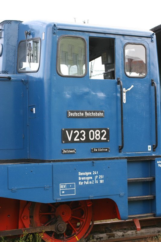 V23 082 Fhrerhaus im Bw Schwerin. 13.05.2007