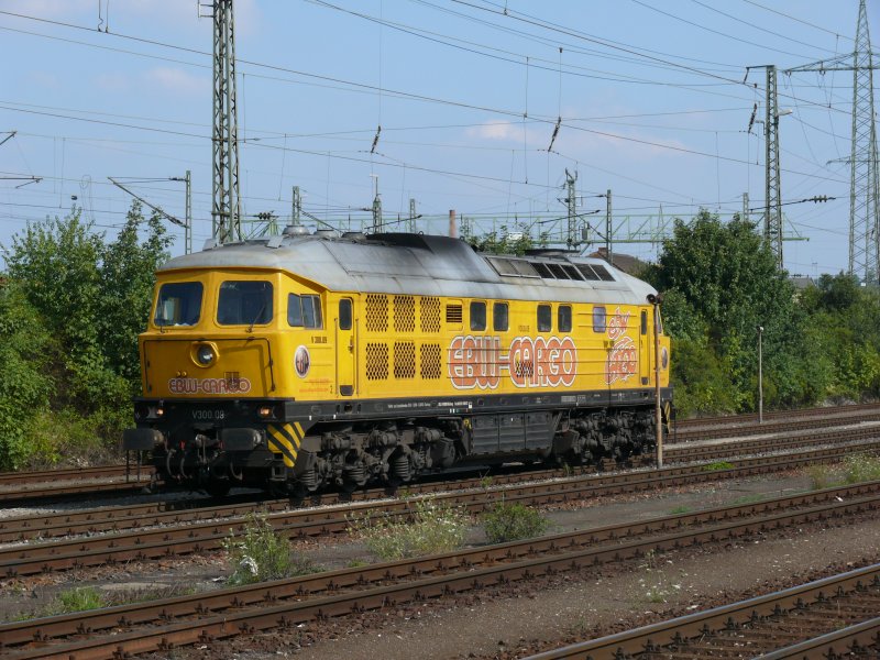 V300 09 der EBW Cargo bei der Durchfahrt durch Wrzburg-Zell, 18.08.2009